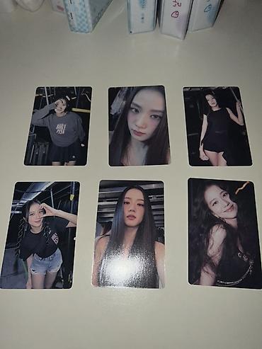 İncəsənət və kolleksiyalar: Blackpink Jisoo konsert öncesi 1 edet foto kart Məhsul: K-pop foto — 1