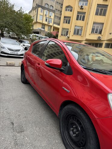 Toyota: Toyota Prius: 1.5 l | 2016 il Hetçbek — 5