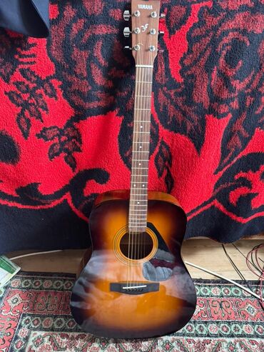 gitara ders: Akustik gitara, Yamaha, 6 sim, İşlənmiş, Ünvandan götürmə, Pulsuz çatdırılma, Ödənişli çatdırılma