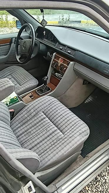 Транспорт: Mercedes-Benz W124: 1993 г., 2 л, Механика, Бензин, Седан — 6