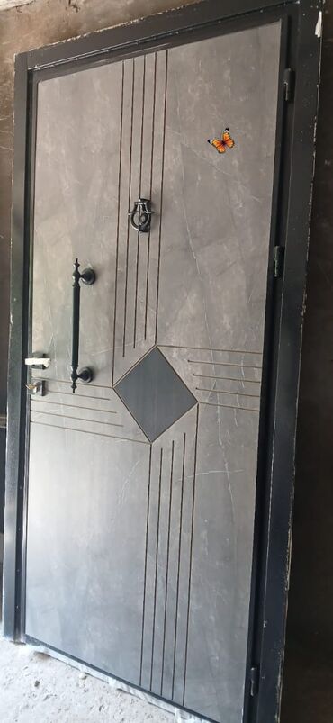 Seyf qapı 265m teze kimidi cox az istifade olunub ses kuley buraxmır