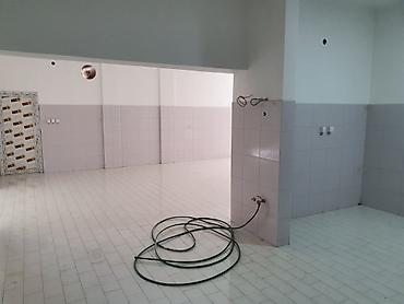 Radionice, postrojenja, fabrike: IZDAJEM ILI PRODAJEM POSLOVNI PROSTOR 250m2 i 4 ari placa. Objekat — 10