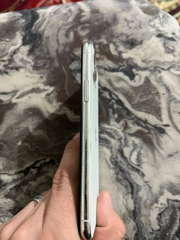 Apple iPhone: IPhone 11 Pro, Б/у, 256 ГБ, Чехол, 78 % — 3