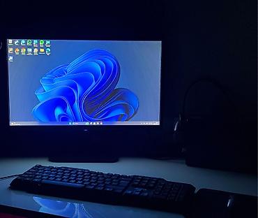 Masaüstü kompüterlər və iş stansiyaları: Masaüstü kompüter toplusu - Sistem bloku: ATX/qara korpus, ön paneldə — 12