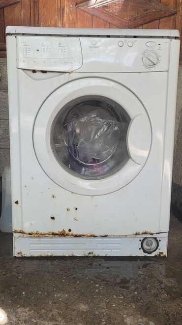 продажа стиральная машинка: Стиральная машина Indesit, Б/у, Автомат, До 5 кг, Компактная