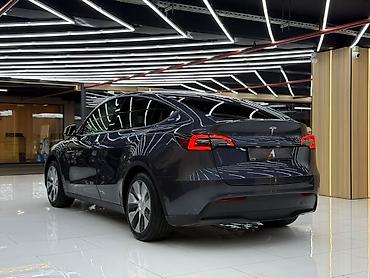 подлокотник на гольф: Tesla Model Y: 2021 г., Электромобиль, Кроссовер — 5