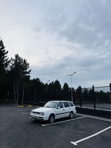 гольф контри: Volkswagen Golf: 1995 г., 1.4 л, Механика, Бензин, Универсал