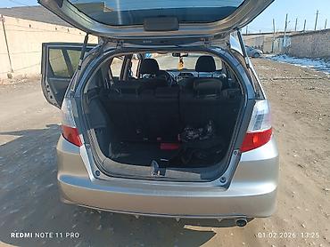 Honda: Honda Fit: 2010 г., 1.5 л, Автомат, Бензин, Хэтчбэк — 9
