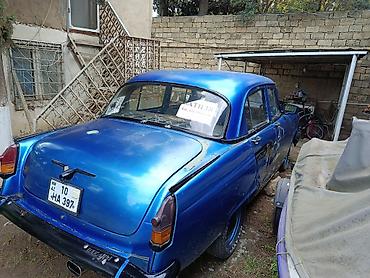 disk: Məhsul: Klassik sedan avtomobil (mavi rəng, 4 qapı) Təsvir: - Retro — 4
