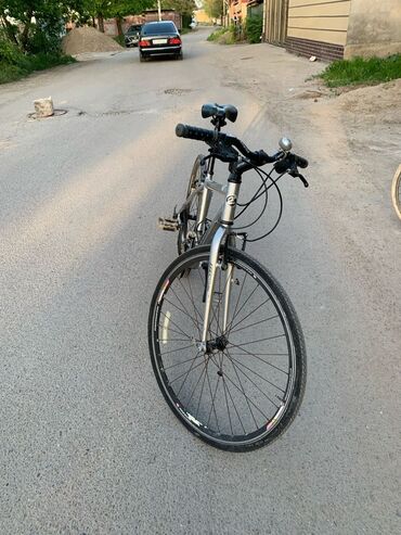 мужская серебро: Велосипед корейский шоссейник в хорошем состоянии рама алюминий размер