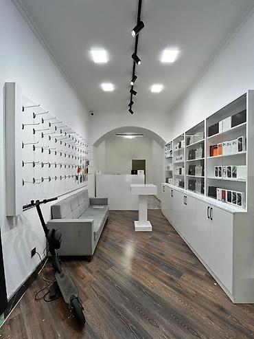 luks home: 28 May metrosu, Səməd Vurğun heykəlinin yanında, ümumi sahəsi 45 kv/m — 2