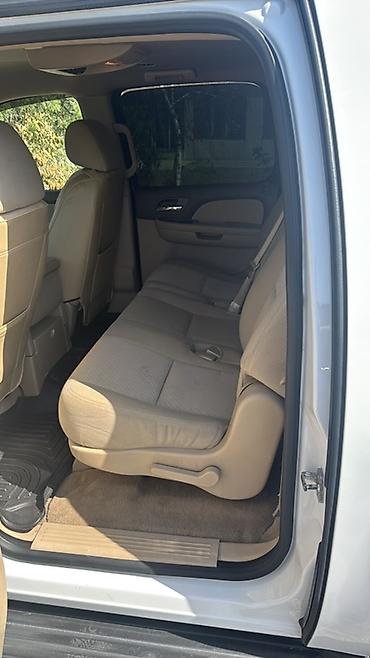 купить бензовоз: Chevrolet Suburban: 2013 г., 5.3 л, Автомат, Бензин, Внедорожник — 2