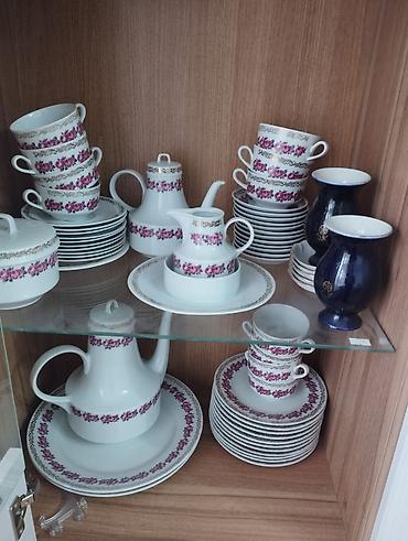 Наборы посуды: Срочно! Дёшево! Продаю вазы, салатницы из хрусталя, набор столовых — 12