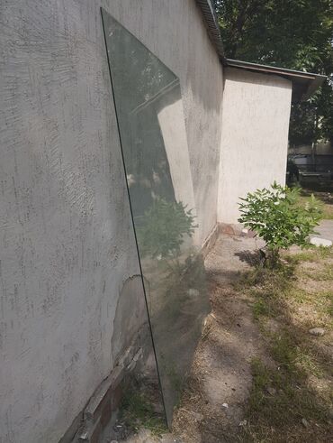лебедка строительный: Продаю стекло толщиной 7 мм, примерно 2х2 метра, цена 2 тысячи сом