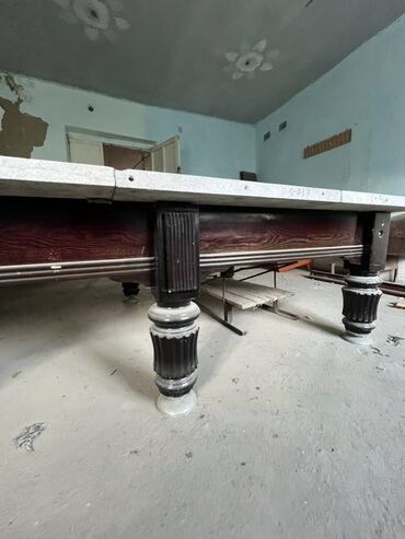 теннис стол ош: Бильярдный стол с массивными деревянными ножками и светлой каменной