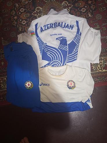 Digər idman və istirahət malları: Azərbaycan yazili idman formasi dəst tecili satilir deyerinen ucuza — 1