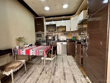 metbex: Metbex mebeli 300 Azn satilir .Uzeri mermerdi. Ustunde hec ne
