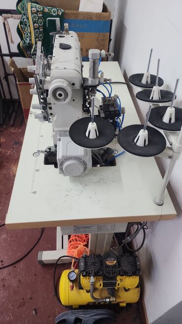 вышивка вишивка вышывка вишывка вышивалка вышивальная вышывалная вышивалный вышивальный вышывалка вышивальный вышивалный вышивальная: Промышленная швейная машина FEIYUE (coverstitch/плоскошовная), на