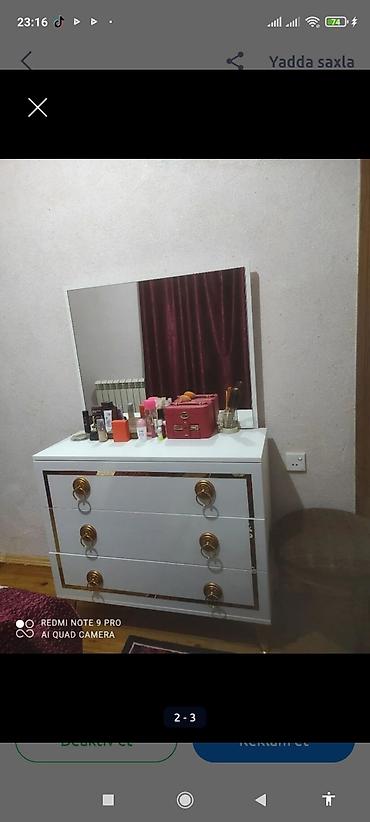 tum: Ağ-qızılı detallarla klassik üslubda yataq dəsti. Komplekt: - Tək — 2