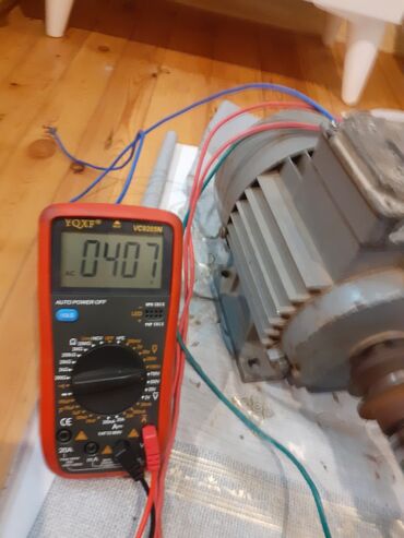 генератор водяной: 3fazslı 400v luq geniratordu .Kiçik 3fazalı müherriyi işə salır