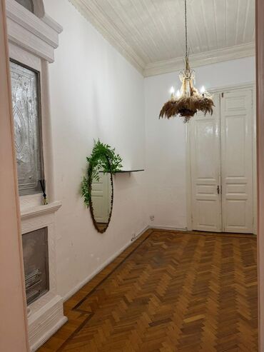 Otaqların uzunmüddətli kirayəsi: Qış Parkı və targovu meydanına 2 dəqiqəlik piyada məsafə, çöldən — 1