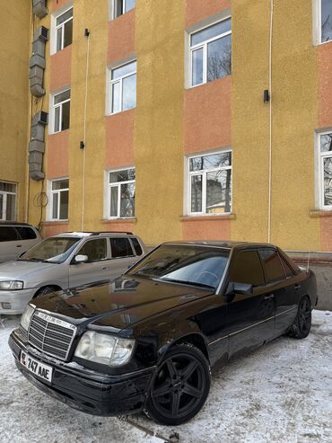 гранд чароки: Mercedes-Benz W124: 1992 г., 2.3 л, Механика, Бензин, Седан