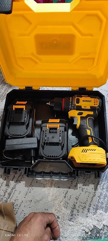 Дрель-шуруповерты: Аккумуляторный шуруповёрт/дрель DeWALT в кейсе Комплектация: - — 2