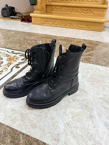 qadınlar ucun boltlu botlar: 25AZN 39 Ölçü Təmiz dəri qadın bot 90 AZN a alınıb 25 Azn a satılır — 1