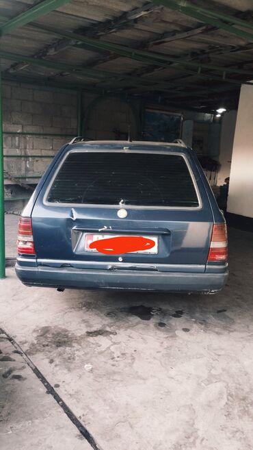 мерседес 124 ходовая часть: Универсал Mercedes-Benz, выполненный в синем цвете. Оснащен рейлингами