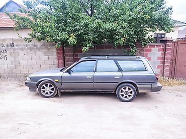 Toyota Camry: 1987 г.