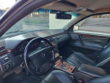 Mercedes-Benz: Mercedes-Benz E-Class: 2.2 l | 2000 il Sedan — 9