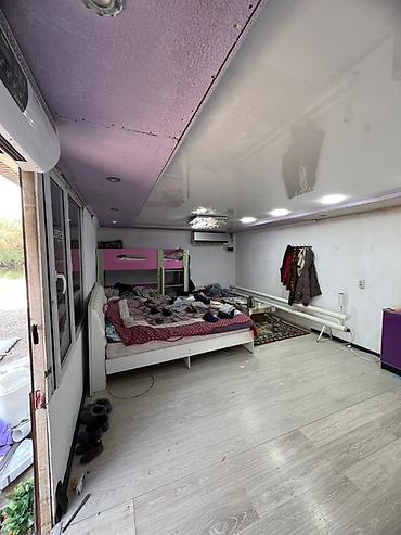 мебель кафе: Косметологическая студия 32 м², 1 комната, С ремонтом, С оборудованием — 2