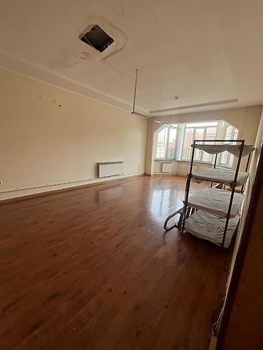 Долгосрочная аренда домов: 400 м², 7 комнат, Балкон застеклен, Видеонаблюдение, Бассейн — 12