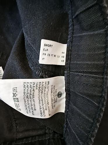 commense clothing: C&A farmerke
Plici model
Br.44 — 2