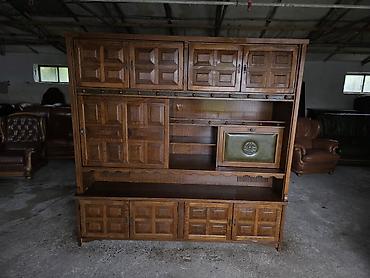 Stilske vitrine: Masivna drvena vitrina/sekretar u klasičnom stilu - Materijal: puno — 8