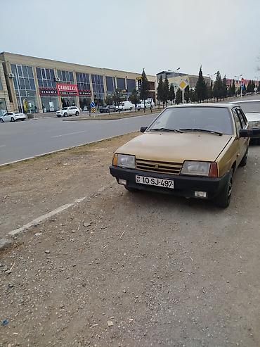 VAZ (LADA): Satılır: VAZ 21099 sedan Xüsusiyyətlər: - Kuzov: 4 qapılı sedan — 8