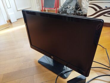 Monitorlar: Монитор HP. Модель 2011x. В рабочем состоянии адаптер шнуры имеется!