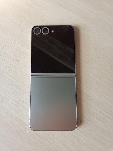 flip 7: Samsung Galaxy Z Flip6, Б/у, 256 ГБ, цвет - Серебристый, 1 SIM, eSIM — 2