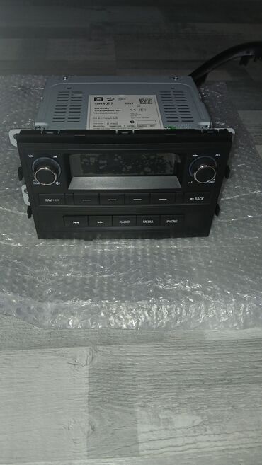 Информатика: Bu, Chevrolet avtomobilləri üçün nəzərdə tutulmuş avtomobil radiosu və