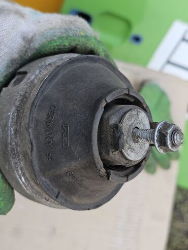 Подушки мотора: Подушка мотора Volkswagen 1998 г., Б/у, Оригинал, Германия — 6