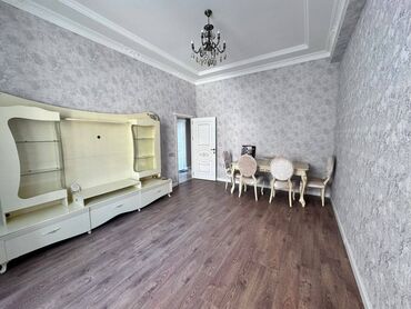 Uzunmüddətli kirayə mənzillər: Mənzil kirayə verilir tam əşyalı. Bulvarda yerləşir. 10.2 mərtəbə. 2 — 8