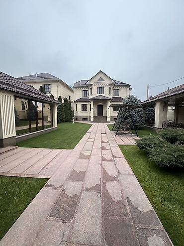 Продажа коттеджей и домов: 🏡 Продаётся 3-уровневый дом в престижном районе 📍 Ориентир: Карла — 2