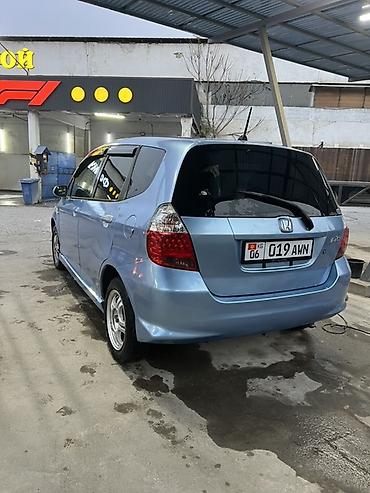 глушитель гольф 4 2.0 бензин: Honda Fit: 2002 г., 1.3 л, Вариатор, Бензин, Хэтчбэк — 4