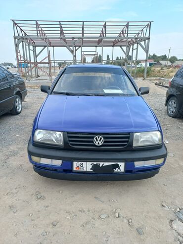 Volkswagen: Volkswagen Vento: 1993 г., 1.8 л, Механика, Бензин, Седан