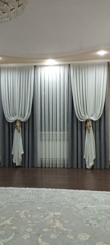 Шторы и занавески: Ош базарында арзан баада шторалар сатылып жатат.Большой — 25