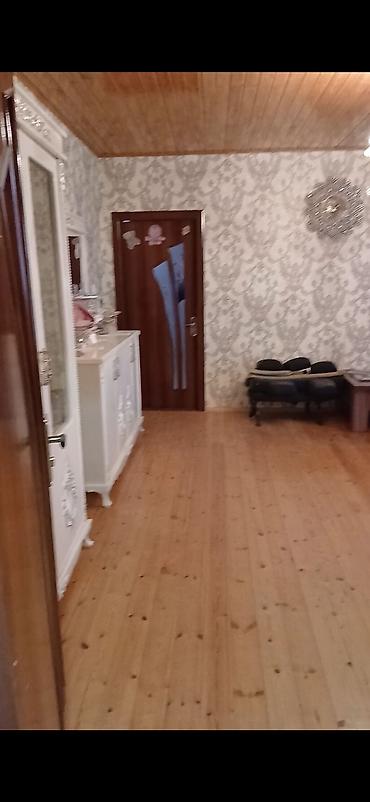 Otaqların uzunmüddətli kirayəsi: Satilir– geniş, işıqlı otaq Xüsusiyyətlər: - Taxta tavan və döşəmə — 5