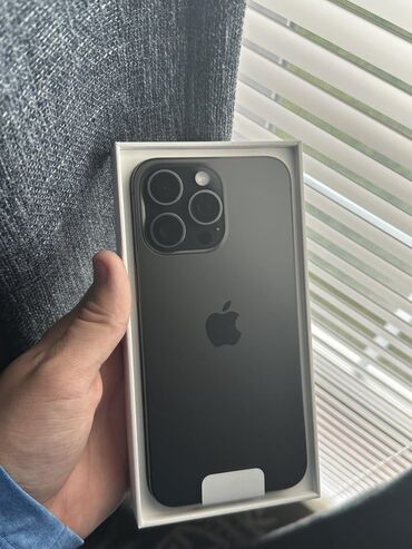 рассрочкага сатам: IPhone 15 Pro, Б/у, 256 ГБ, Black Titanium, Зарядное устройство, Защитное стекло, Коробка, 90 %