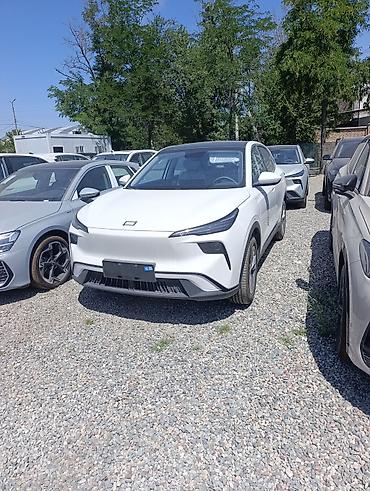 bestune b70: Zeekr : | 2025 г. Кроссовер — 1