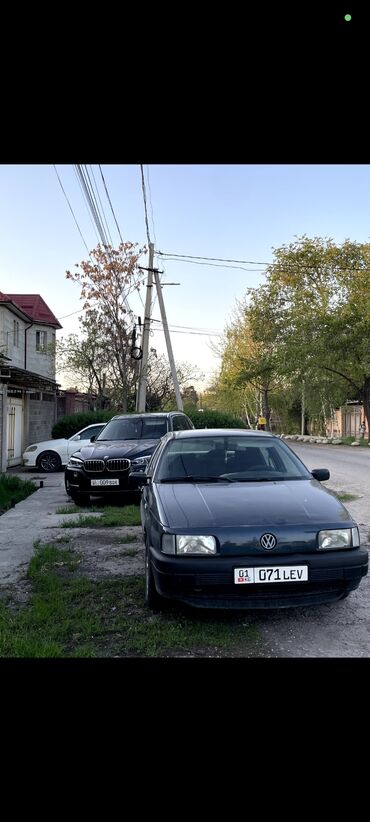 Volkswagen: Volkswagen Passat: 1993 г., 1.8 л, Механика, Бензин, Седан