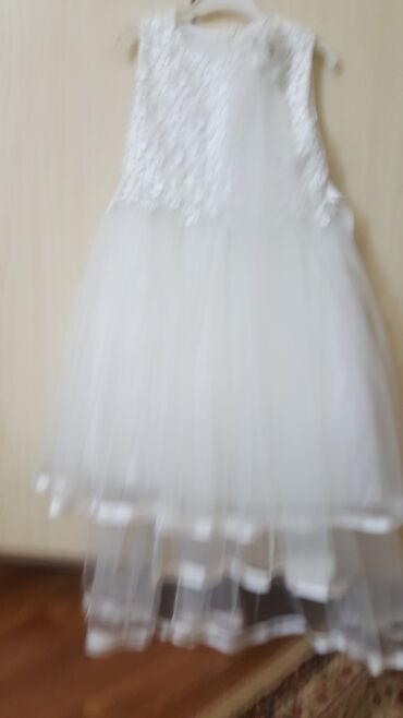 джинсовое платье с поясом: Детское платье, цвет - Белый, Б/у